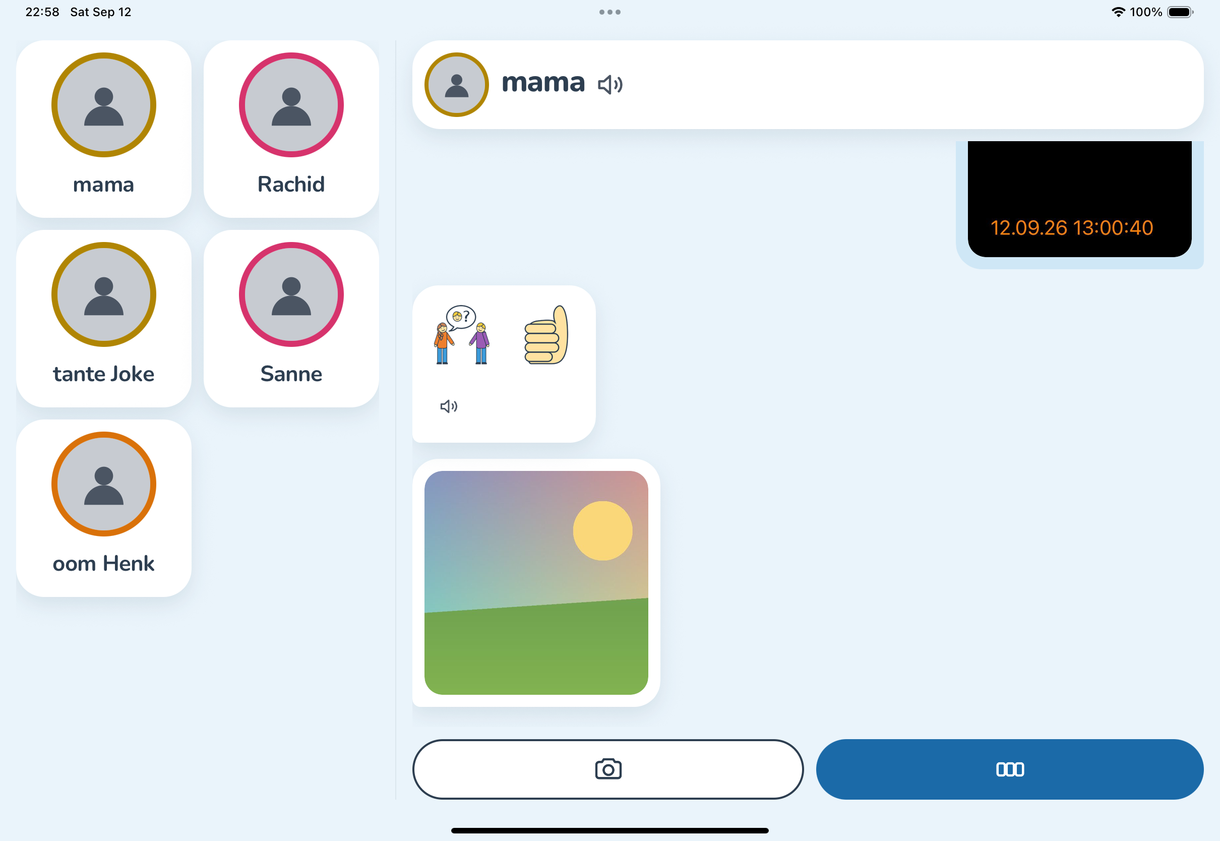 PictosChat op een tablet: de contacten links, het gesprek rechts.